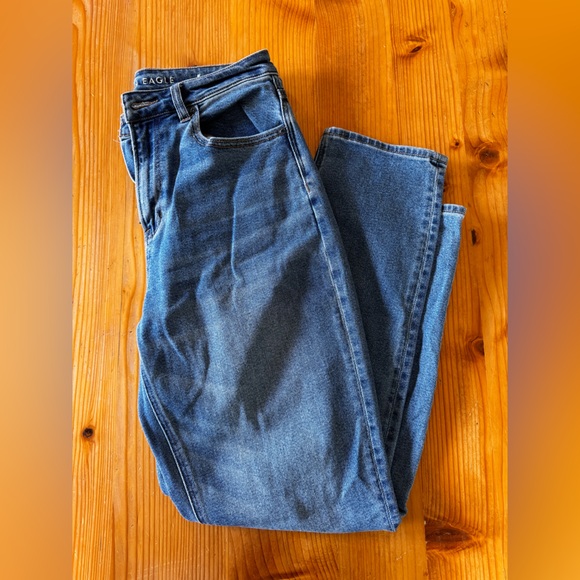 AMERICAN EAGLE MOM JEANS 8 - Picture 3 of 4